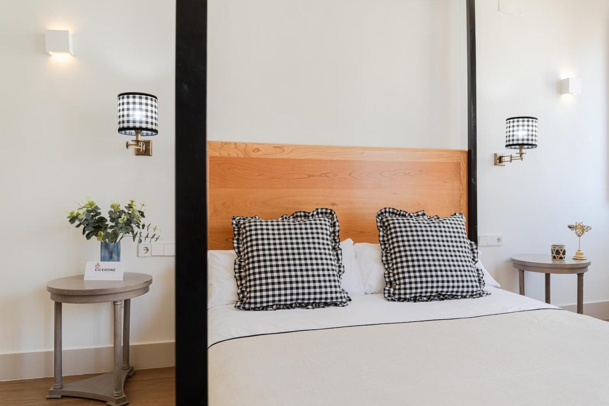 Nuea Cicerone Hotel Sevilla Buitenkant foto